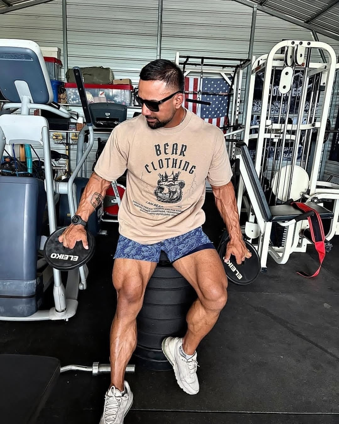 I Am Bear-clothing Men’s  Oversized Faded Premium T-Shirt - Bearclothing 