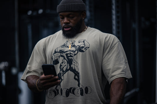Bear Strong Men’s Oversized faded t-shirt with left sleeve signature - Bearclothing 
