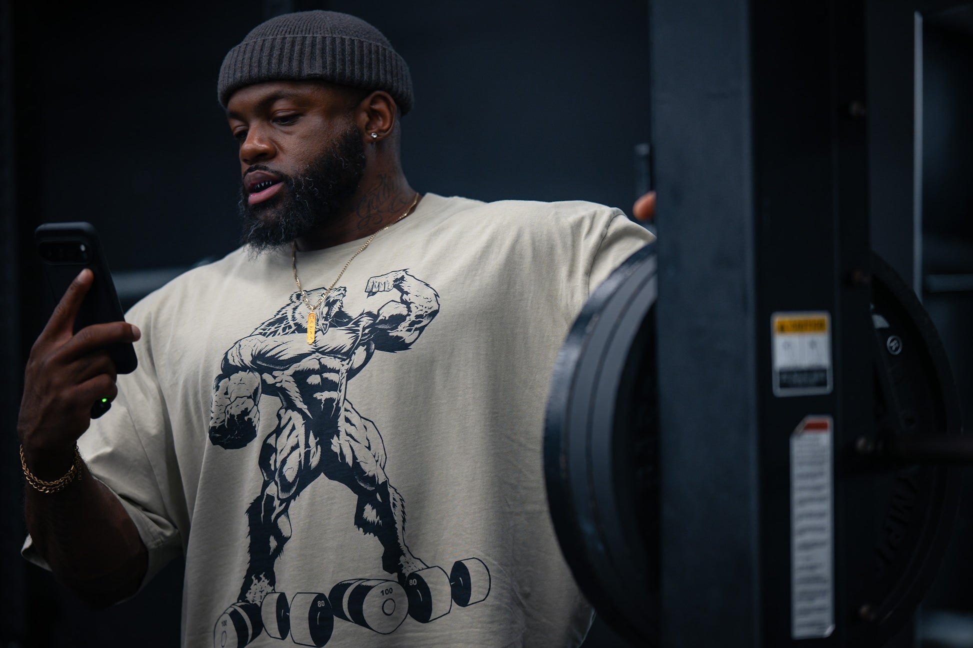 Bear Strong Men’s Oversized faded t-shirt with left sleeve signature - Bearclothing 