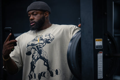 Bear Strong Men’s Oversized faded t-shirt with left sleeve signature - Bearclothing 