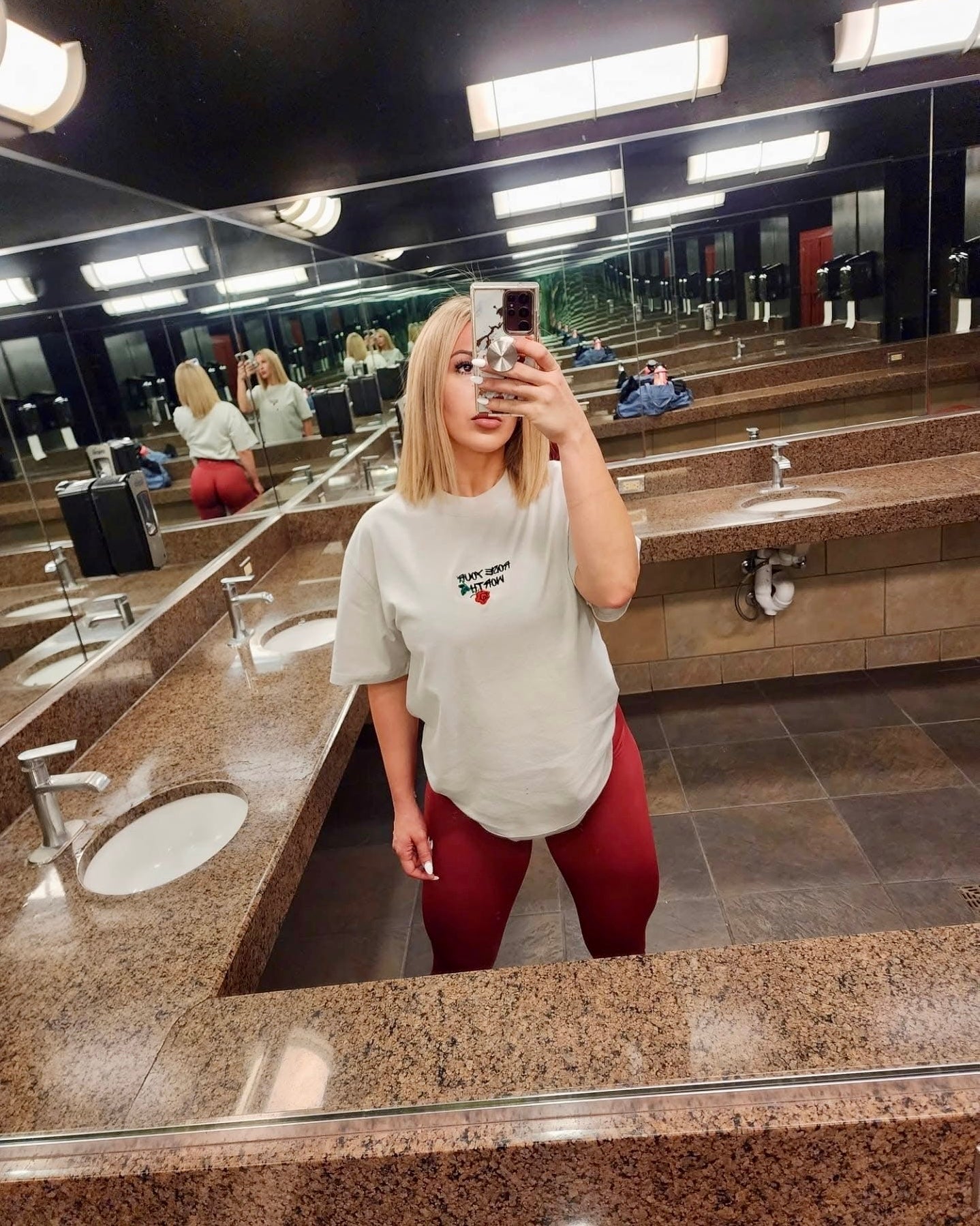 Women’s Embroidery Faded Premium Tee - Bearclothing 